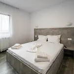 Casa Mathias Ефоріє-Норд